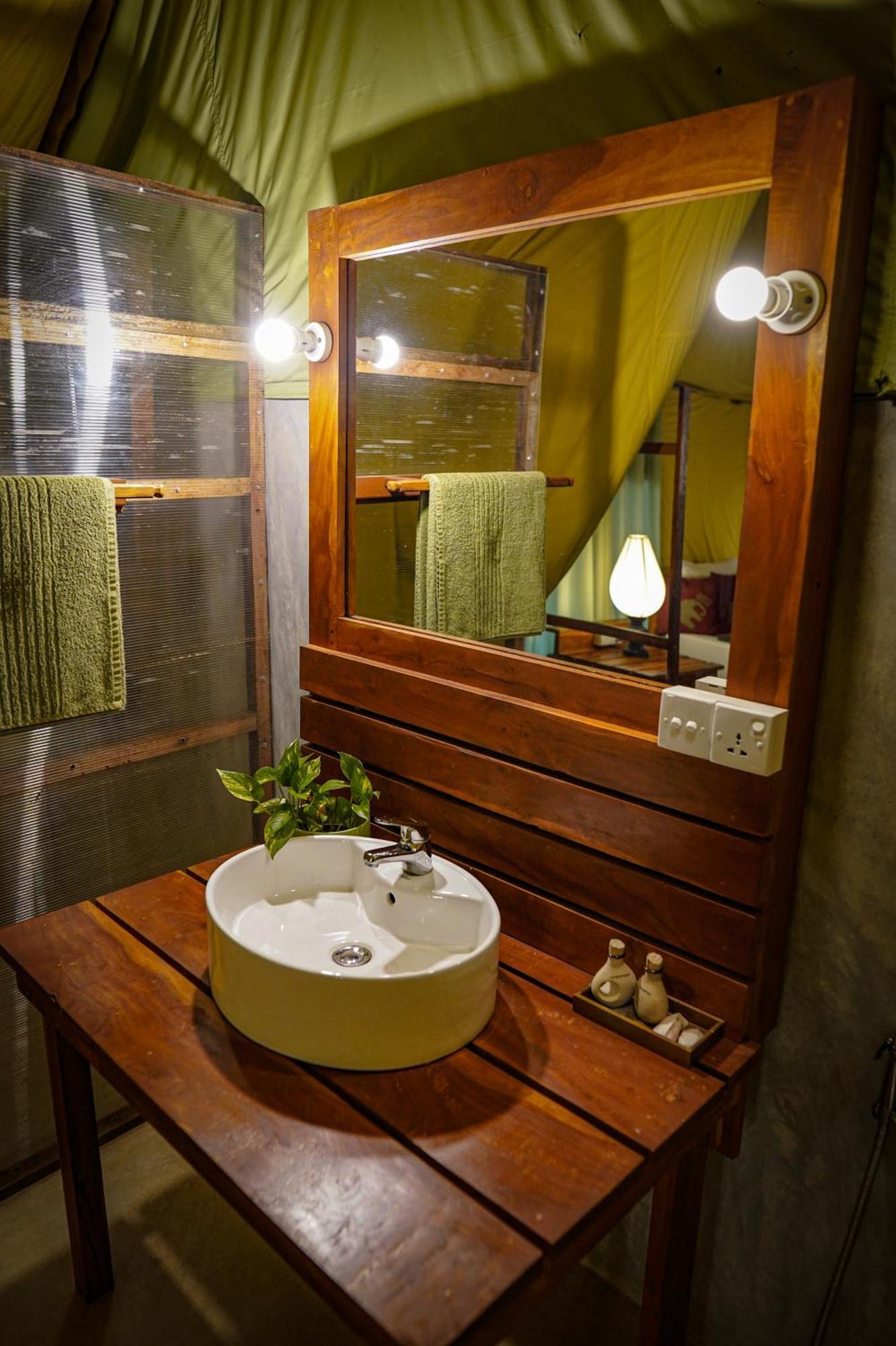 River Glamping By Gaga Bees Udawalawe Kültér fotó